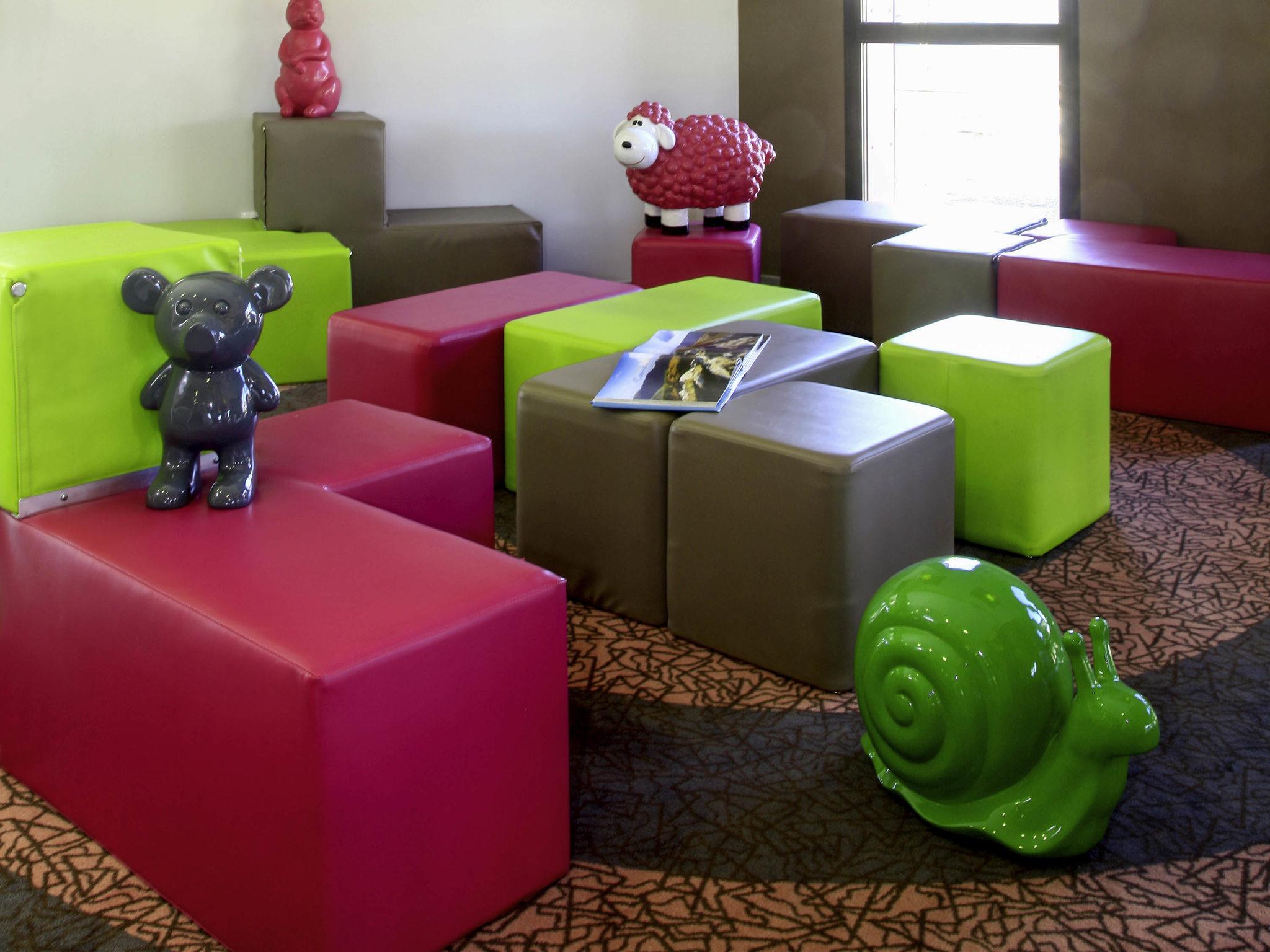 Ibis Styles Castres Hotel Castres  Buitenkant foto
