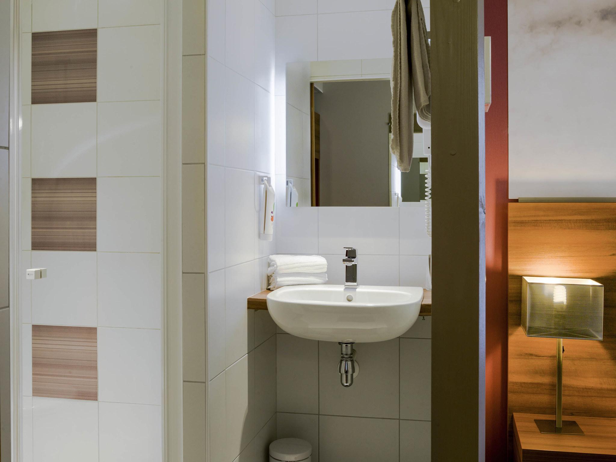 Ibis Styles Castres Hotel Castres  Buitenkant foto