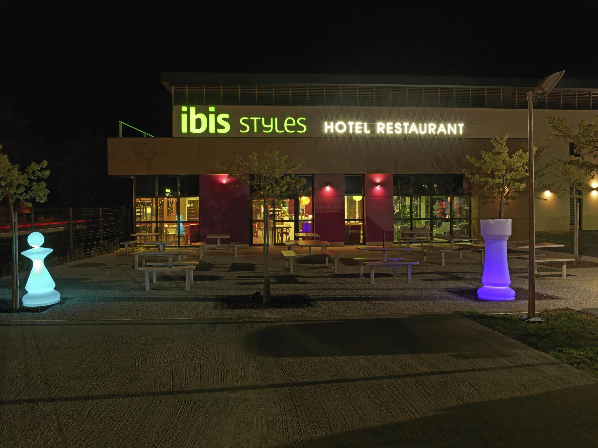 Ibis Styles Castres Hotel Castres  Buitenkant foto