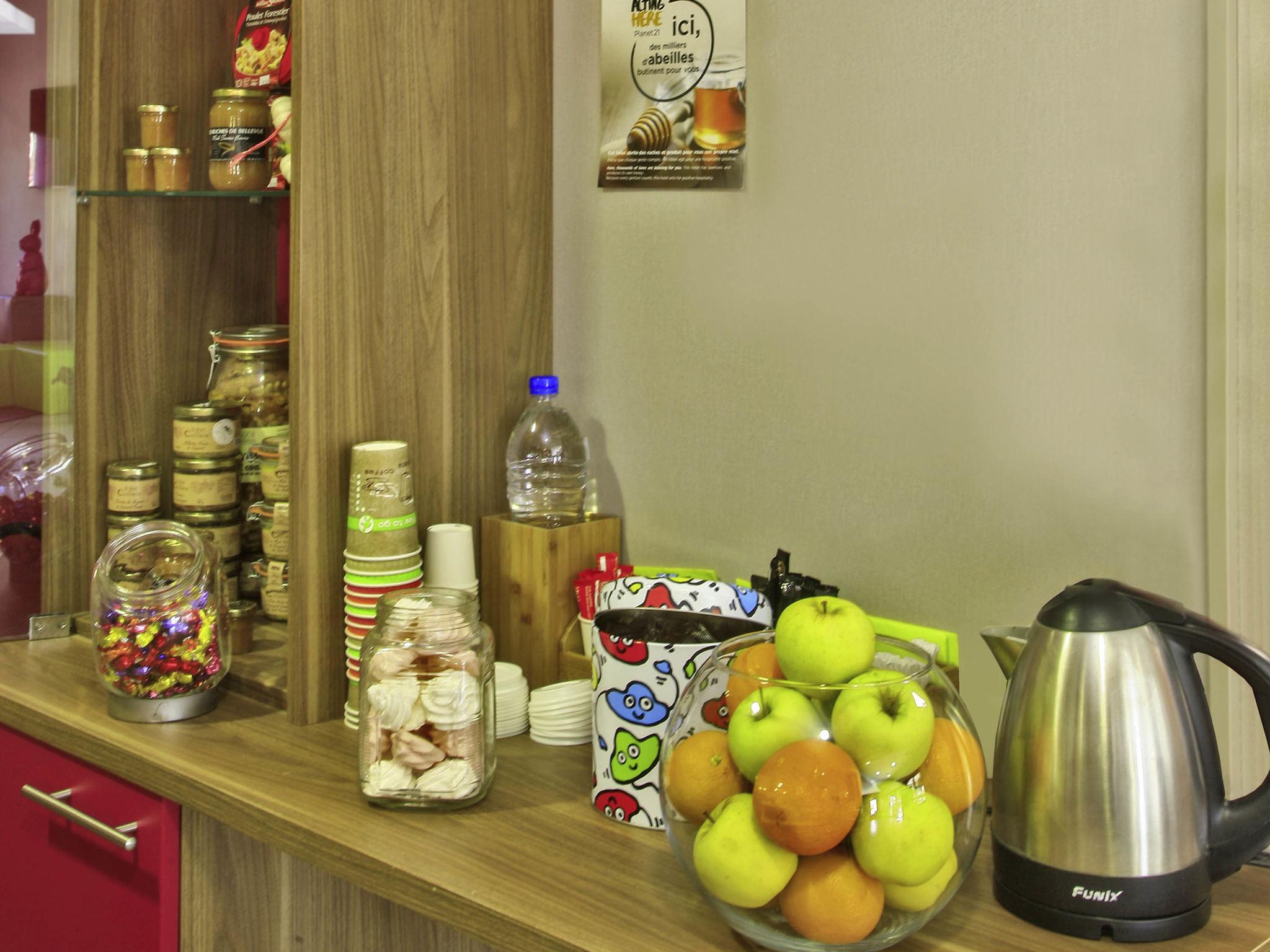 Ibis Styles Castres Hotel Castres  Buitenkant foto