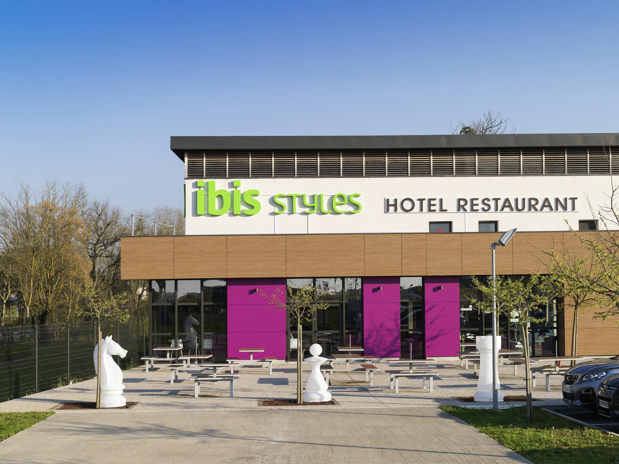 Ibis Styles Castres Hotel Castres  Buitenkant foto