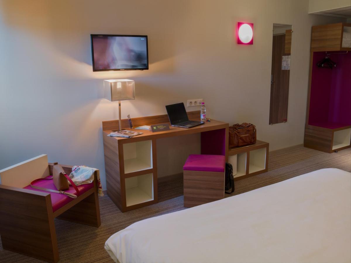 Ibis Styles Castres Hotel Castres  Buitenkant foto